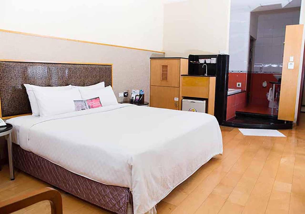 Royal Group Motel Chien Kuo Branch Cao Hùng Ngoại thất bức ảnh
